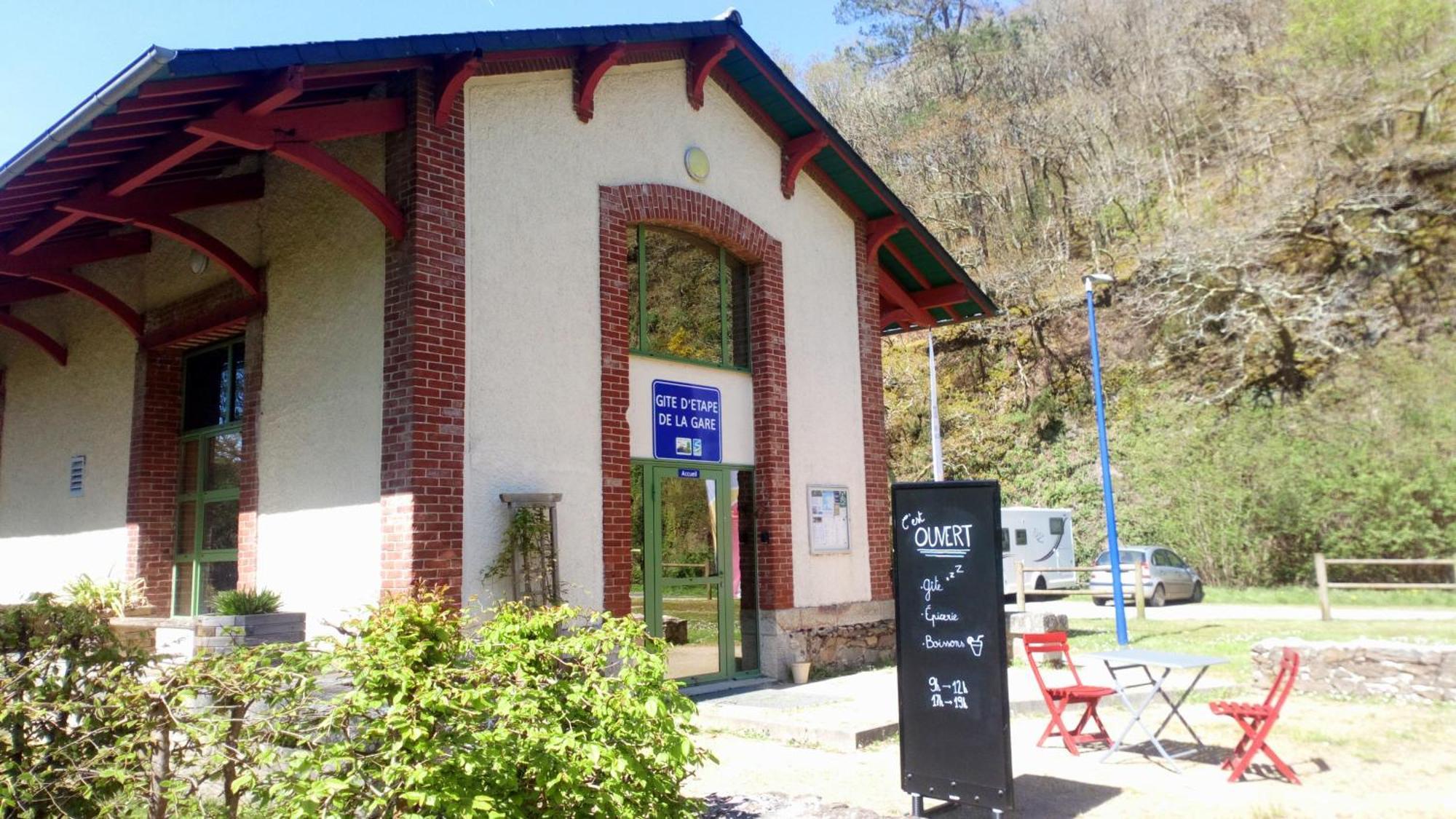 Ostal Scrignac - Gite D'Etape De La Gare Exterior foto
